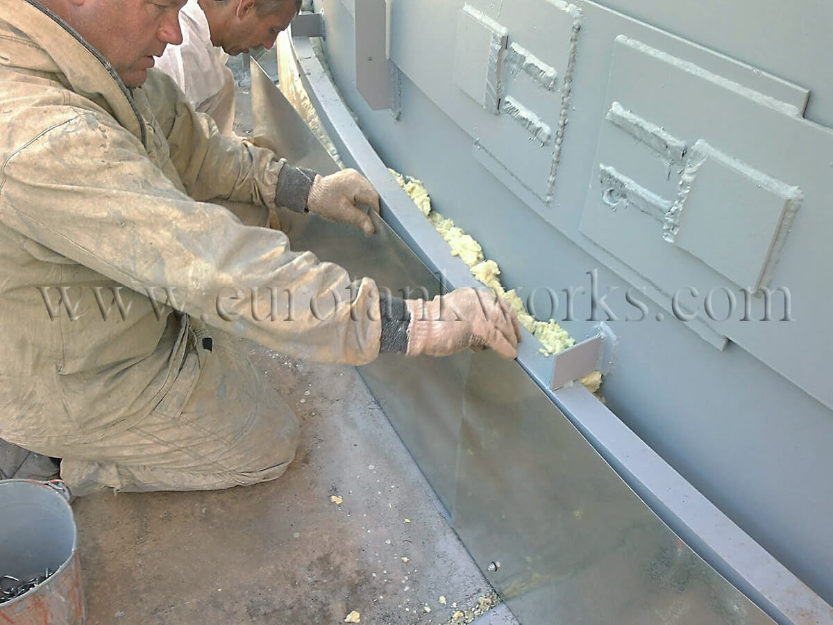 Aislamiento de tanques para almacenamiento de agua caliente.